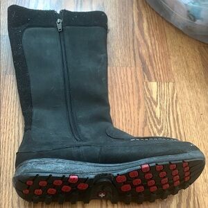 Wenger Black and Red Winter Boots with Rugged Sole